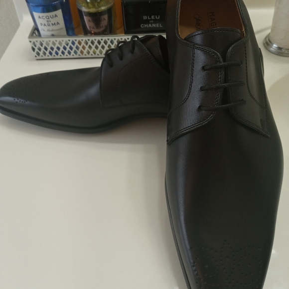 Magnanni by Saks Fifth Avenue Men's Dress Shoes - Picture 2 of 7